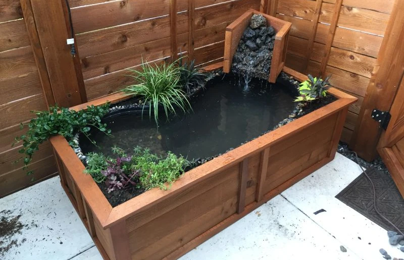 Vasca da bagno ristrutturata fai da te Koi Pond